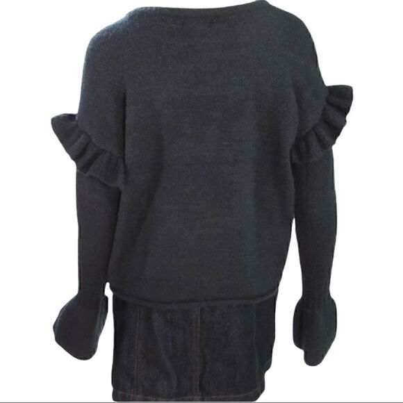 Romeo & Juliet Couture Extra Long Sleeve Sweater - Picture 4 of 5